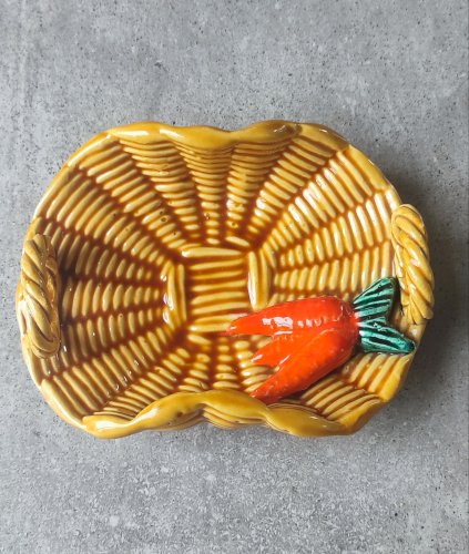 Barbotine "Panier carottes"Vallauris