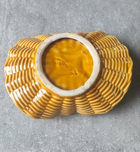 Barbotine "Panier carottes"Vallauris