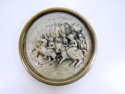 Silver bas-relief repoussé HUNTING framed under glass