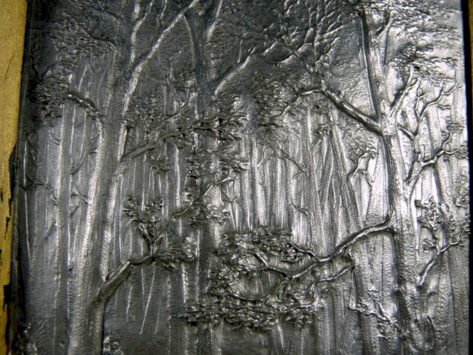 Bas relief argent repoussé XIX° SCENE DE CHASSE poinçon tête sanglier cadre bois