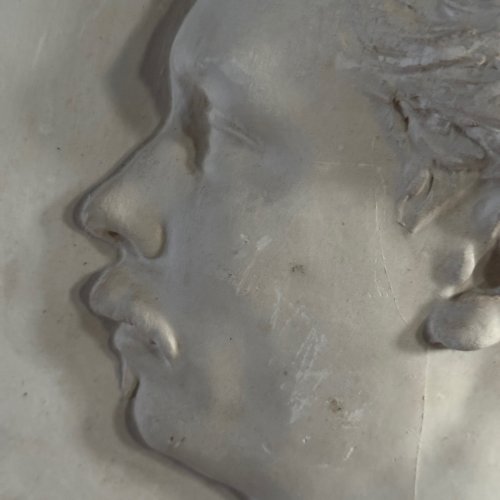 Bas-relief en plâtre d'un homme à moustache du XIXe cadre en velours M3575