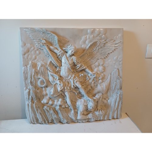 Bas Relief en résine  St Michel 