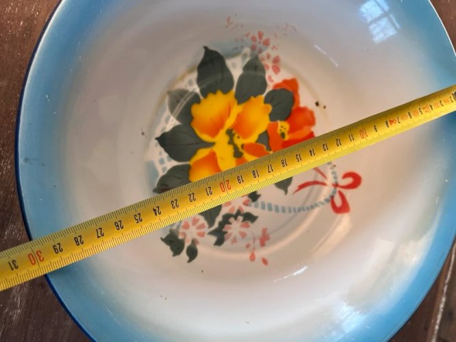 Bassine vintage en tôle émaillée