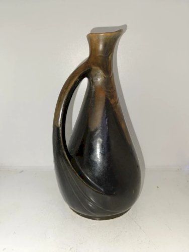 beau ancien pichet à coulure marron signé denbac en bon etat