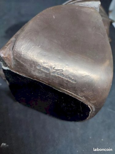 Beau buste de toutankhamon daté 2000 et signé Veronese en bon etat