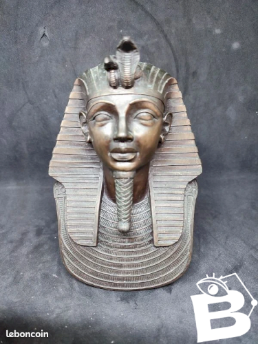 Beau buste de toutankhamon daté 2000 et signé Veronese en bon etat