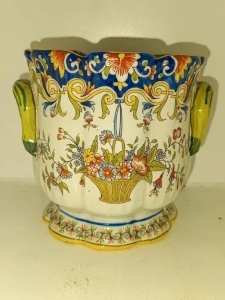 beau cachet pot decor floral style rouen signé desvres? en bon etat