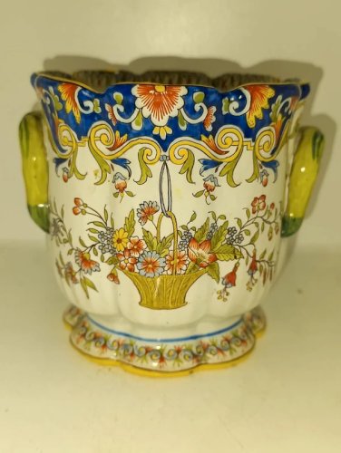 beau cachet pot decor floral style rouen signé desvres? en bon etat