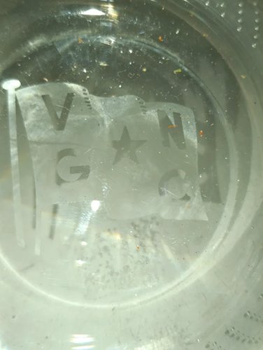 beau cendrier incrustation bulle signé VNGC  ou VGNC en bon etat