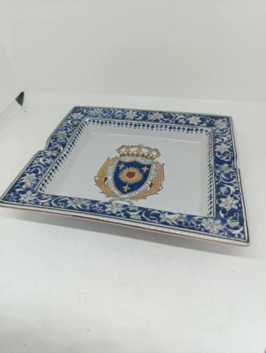 beau cendrier vide poche en porcelaine chinoise decor blason chateau versailles en bon etat