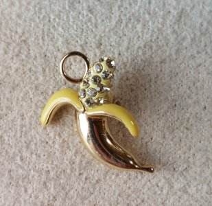 Beau pendentif banane, Swarovski ^