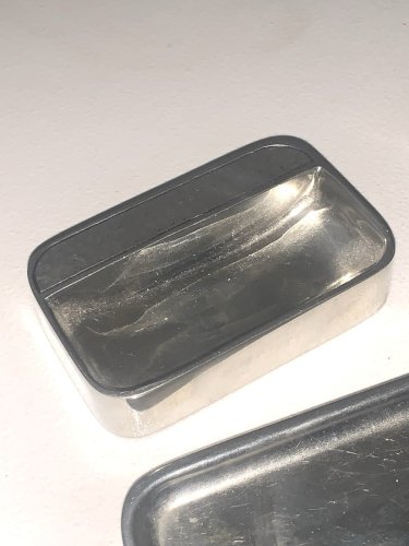 Beau petit set de bureau art déco moderniste en métal embouti