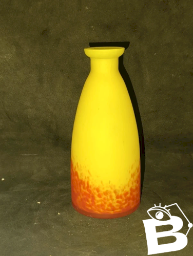 beau petit vase en verre marmoreen typique muller freres en bon etat