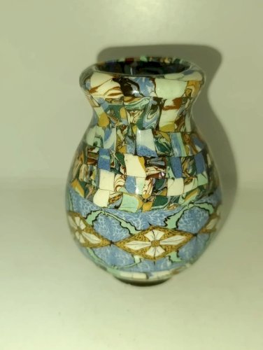 beau petit vase  vallauris signé Gerbino en bon etat