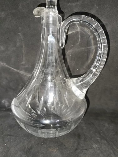 beau pichet en cristal travaillé avec presser papier en bon etat