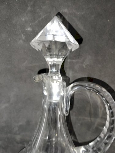 beau pichet en cristal travaillé avec presser papier en bon etat