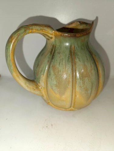 beau pichet en forme de melon dans le gout de denbac premiere partie 20eme en bon etat