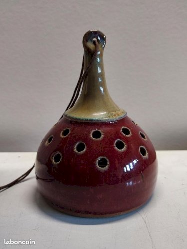 Beau pique fleur ou encensoir en gres à suspendre signé Pepin? En bel etat( made in chiner)