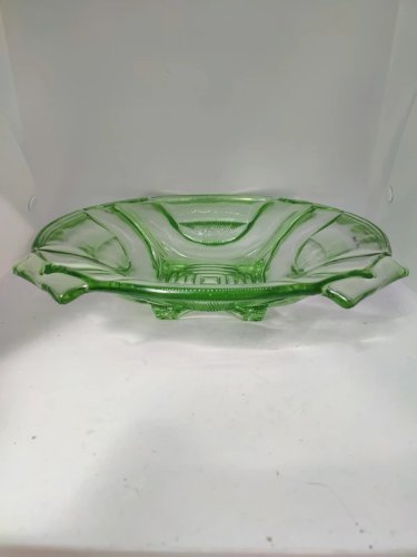Beau plat Art Déco modèle Sigrid produit par August Walther & Sohne AG Dresden en 1937