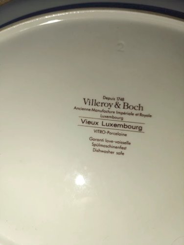beau plat villeroy et boch modele vieux luxembourg en porcelaine en bon etat
