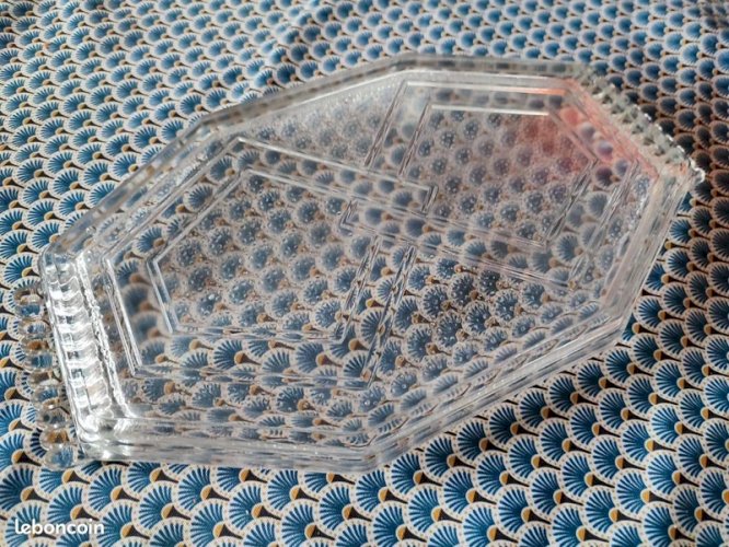 Beau plateau art deco des années 50 en verre en bon etat