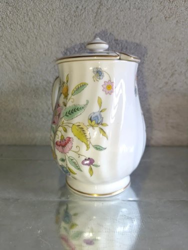 beau pot couvert Kirin Beer Mug Collection 1993 Minton  Bone Chine John Wadsworth en bon etat