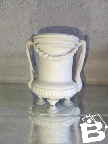 beau pot en porcelaine de saxe? style meissen en bon etat