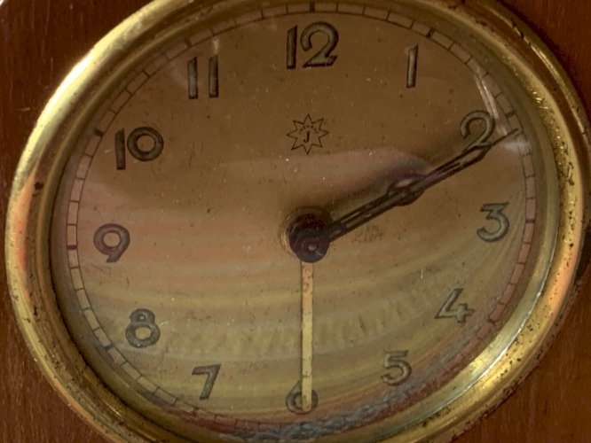 Beau réveil pendulette mécanique en bois Junghans Germany  1930's