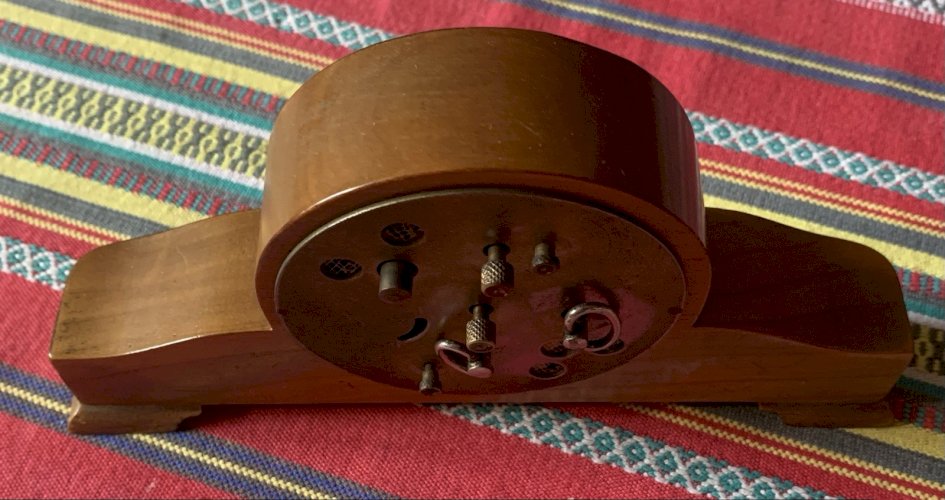 Beau réveil pendulette mécanique en bois Junghans Germany  1930's