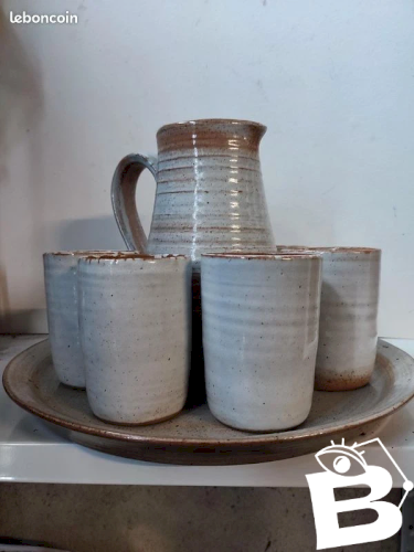 Beau service en gres 8pieces signé Fontgombault en bon etat