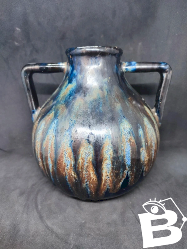 beau vase à coulure en gres  signé atelier dart Labrec en bon etat