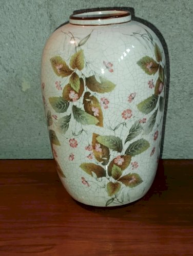 beau vase  a decor floral style japonisant 2eme partie du 20eme en bon etat