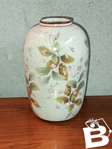beau vase  a decor floral style japonisant 2eme partie du 20eme en bon etat