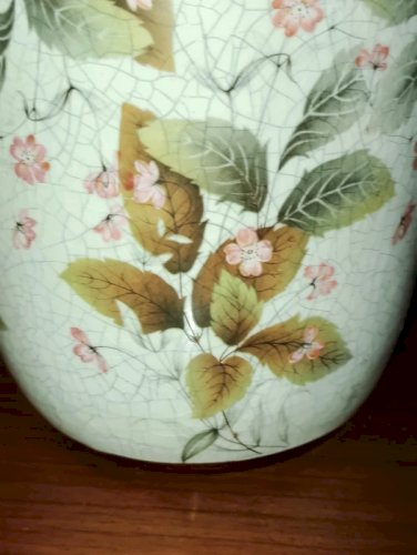 beau vase  a decor floral style japonisant 2eme partie du 20eme en bon etat