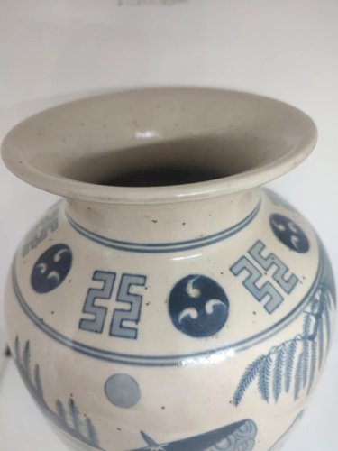 beau vase ancien chinois scene de vie et paysage en bon etat