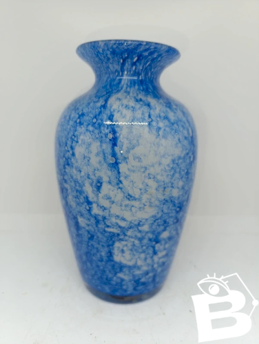 beau vase bleu incrustation de bulle soisy sur ecole ? en bon etat