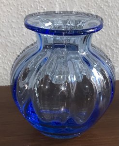 Beautiful blue round crystal vase from Saint Louis signed