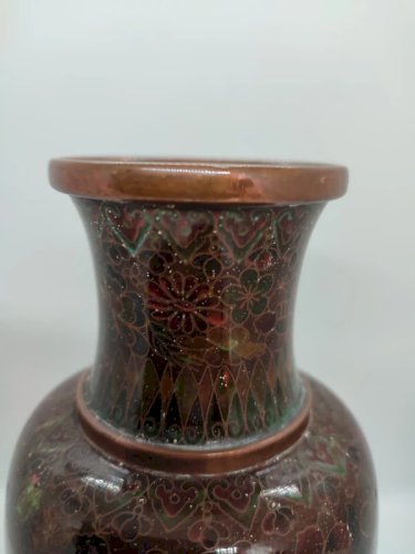 Beau  vase chinois en émail cloisonné dans les tons bruns-rouges en bon etat