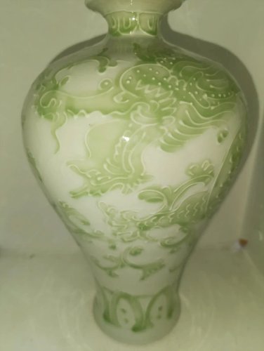 beau vase chinois en porcelaine à decor de dragon en bon etat