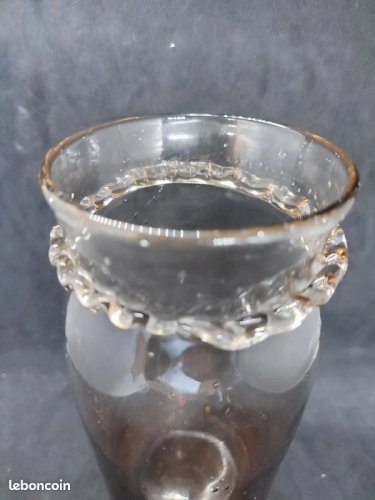 beau vase couleur ambre bulle style biot en bon etat