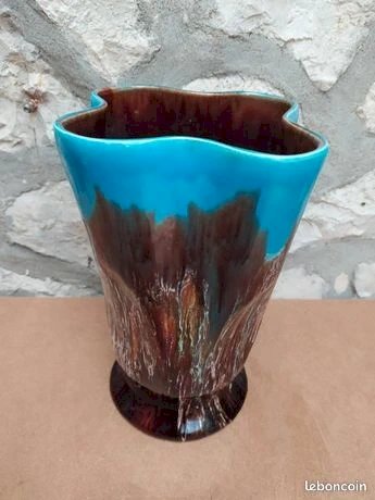 Beau vase dans le gout des gres du morvan en bon etat