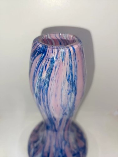 beau vase de couleur bleu rose melanges dans le style murano ou la rochere en bon etat