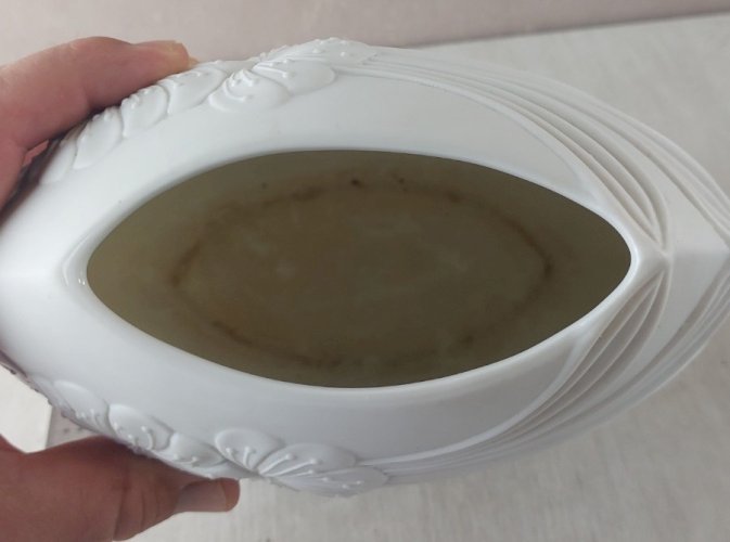 Beau vase en biscuit, décor fleurs, Manfred Frey, AK Kaiser 742