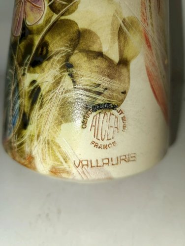 beau vase en ceramique à decor de fleur vallauris signé Alcea en bon etat