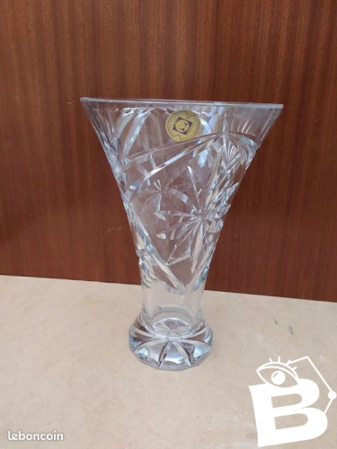 Beau Vase En Cristal Taillé Allemand (Germany der) Lausitzer.en.bel état