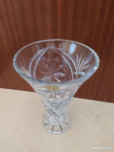 Beau Vase En Cristal Taillé Allemand (Germany der) Lausitzer.en.bel état