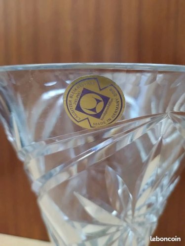 Beau Vase En Cristal Taillé Allemand (Germany der) Lausitzer.en.bel état