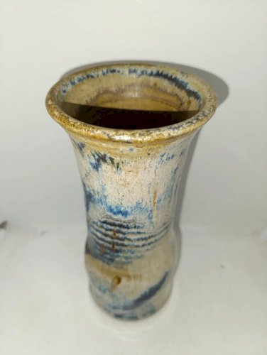 beau vase en gres signé Les Salicornes en bon etat