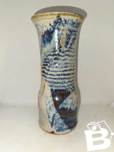 beau vase en gres signé Les Salicornes en bon etat