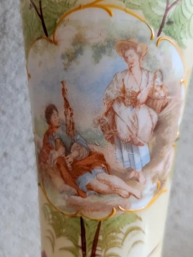 beau vase en opaline vers 1920 en bon etat